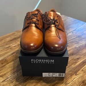 Florsheim Men's Tan Leather Oxfords Size 10.5